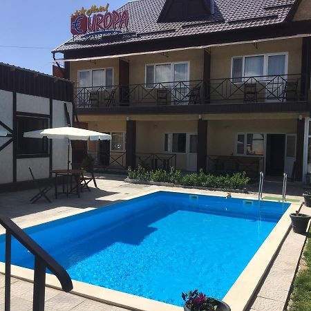 Evropa Hotel Bosteri Bagian luar foto