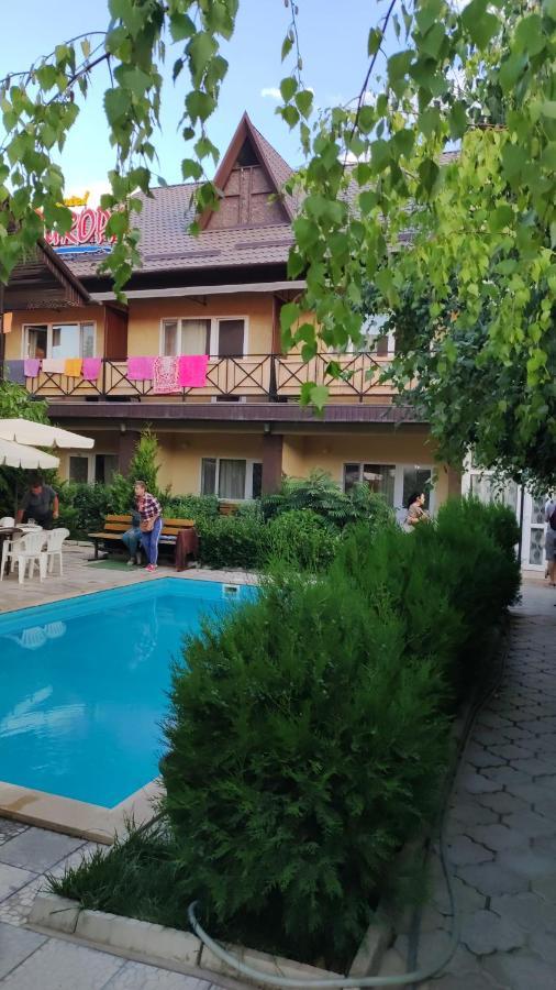 Evropa Hotel Bosteri Bagian luar foto