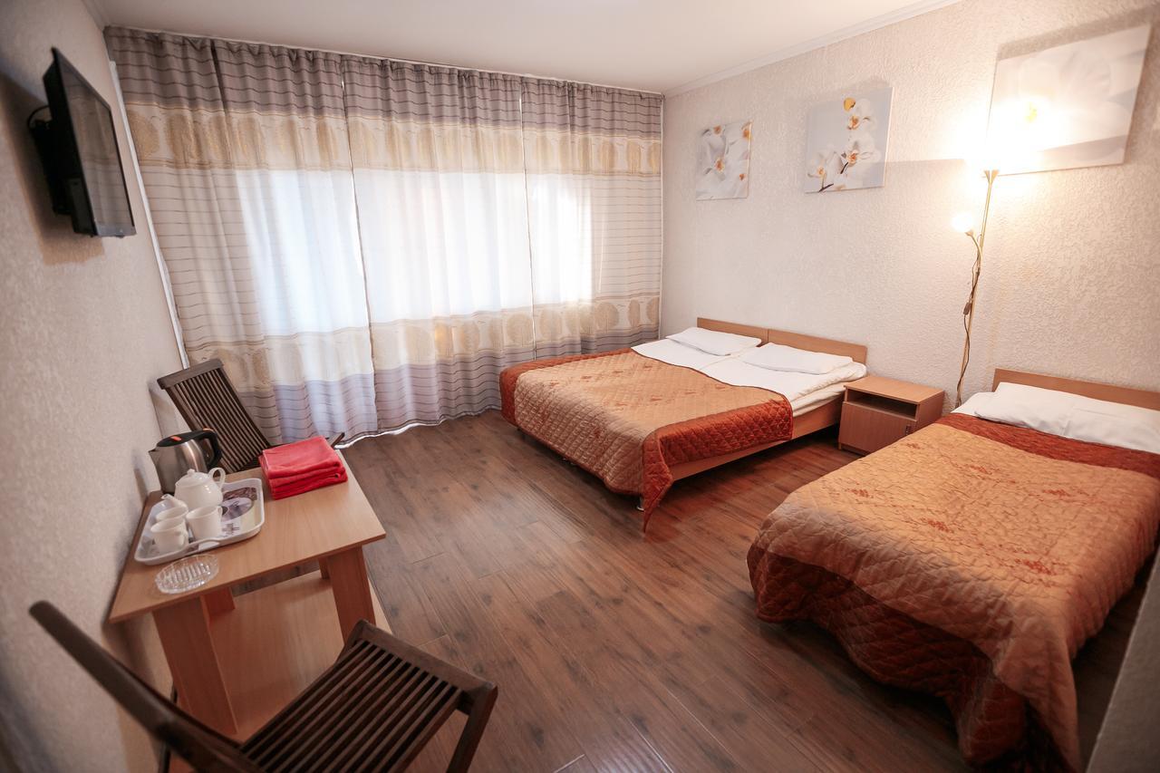 Evropa Hotel Bosteri Bagian luar foto
