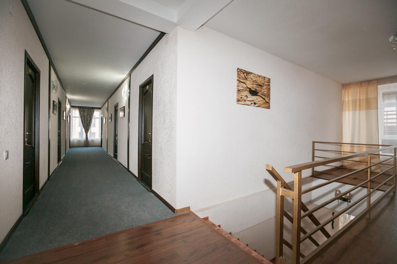 Evropa Hotel Bosteri Bagian luar foto