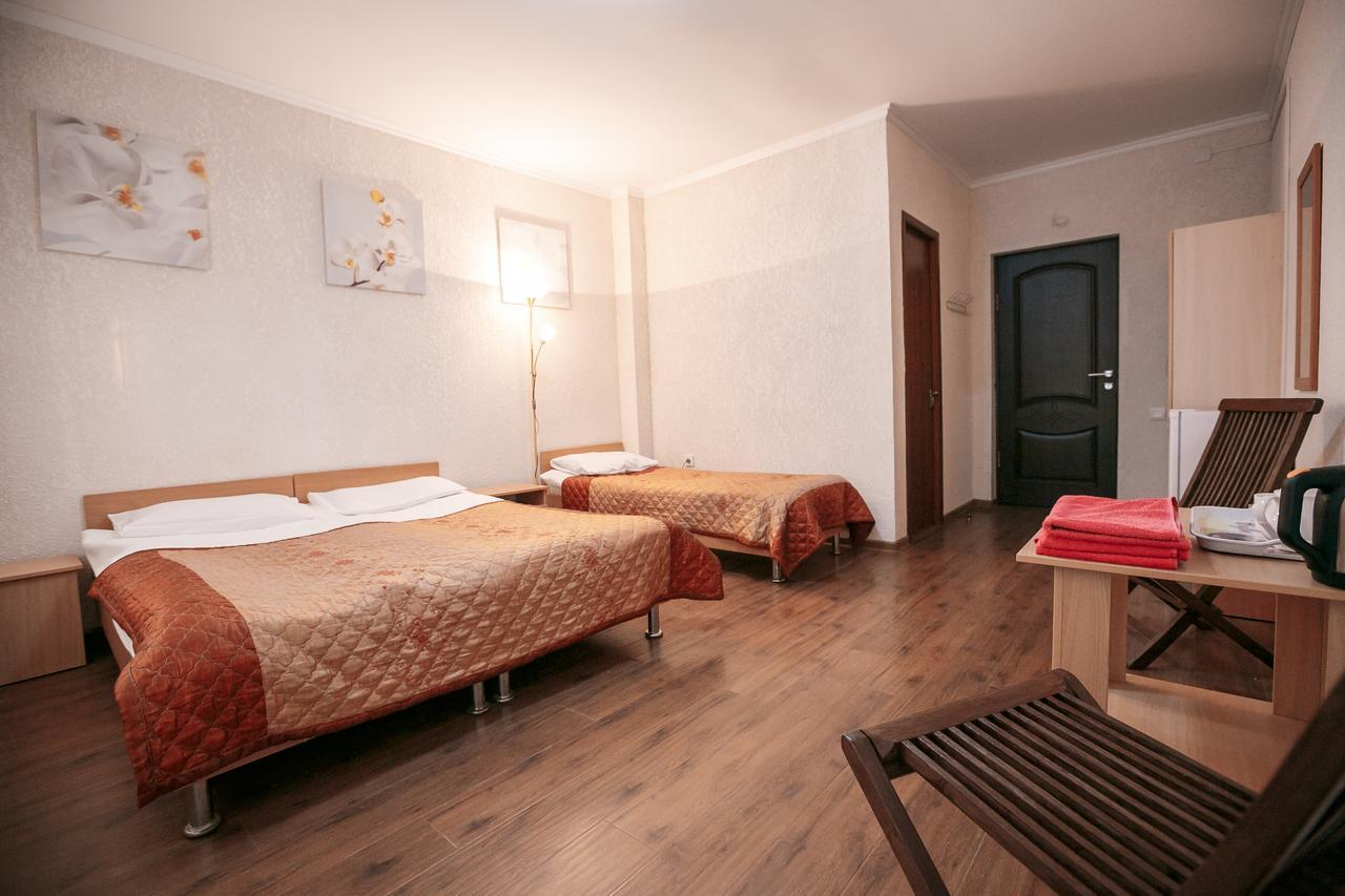Evropa Hotel Bosteri Bagian luar foto