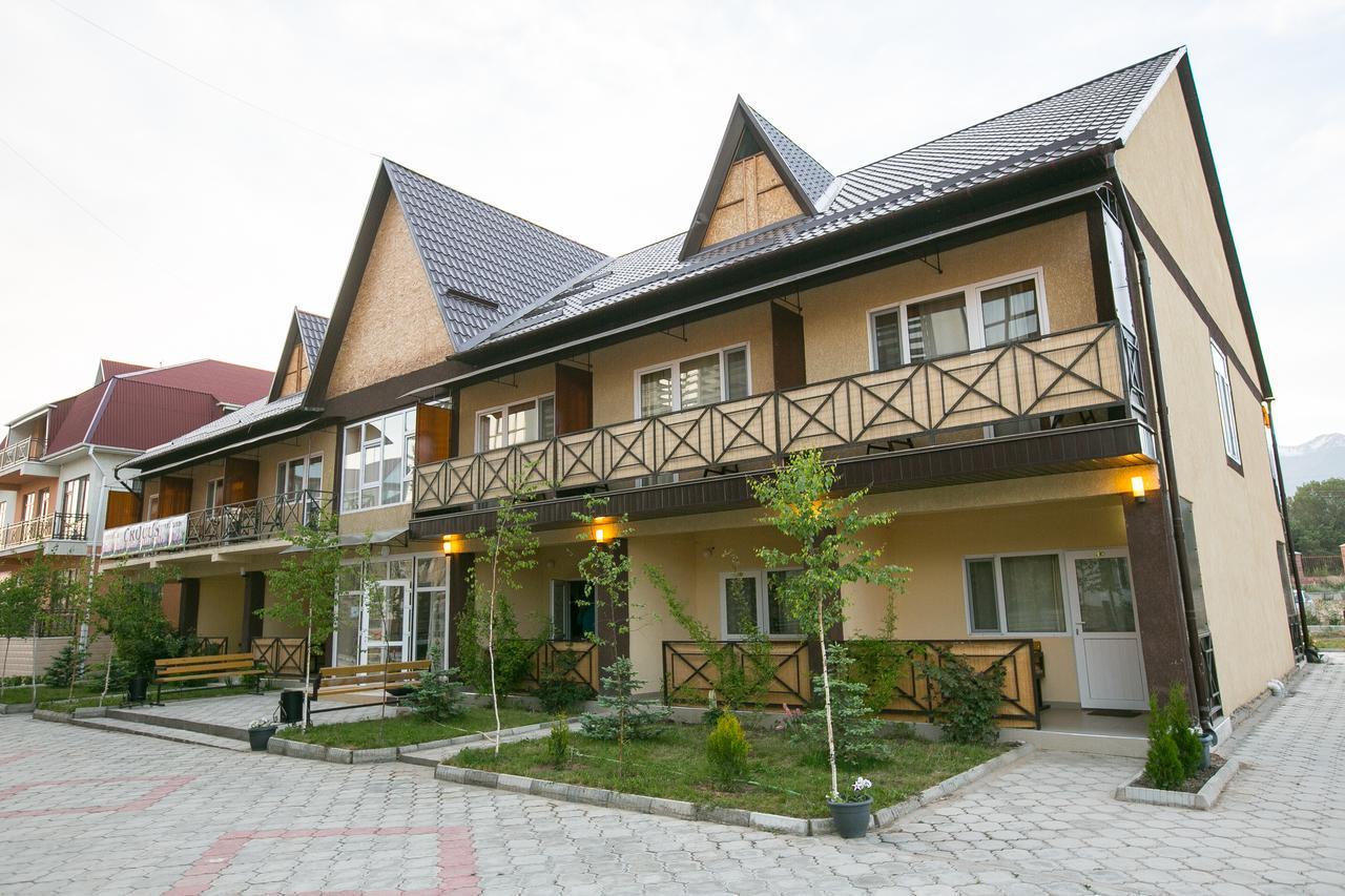 Evropa Hotel Bosteri Bagian luar foto