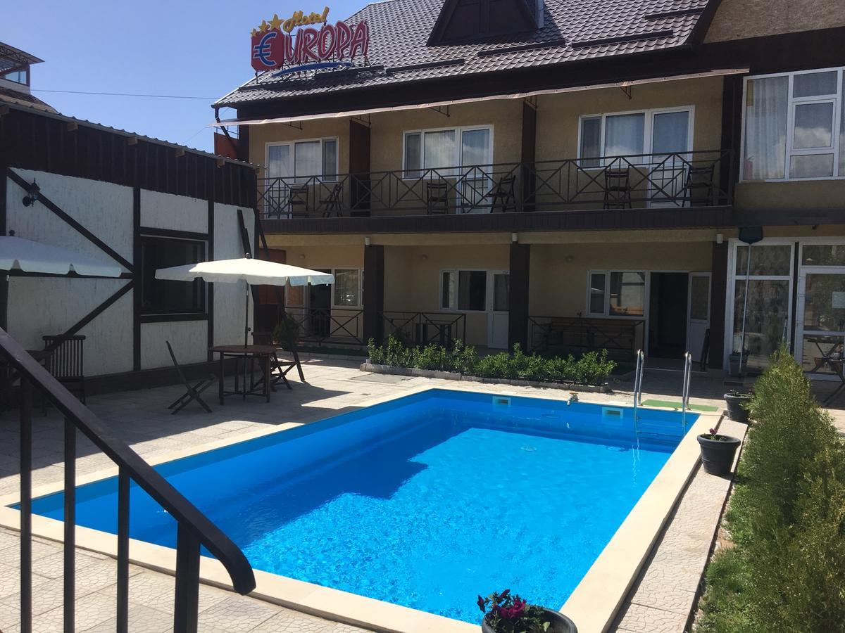 Evropa Hotel Bosteri Bagian luar foto