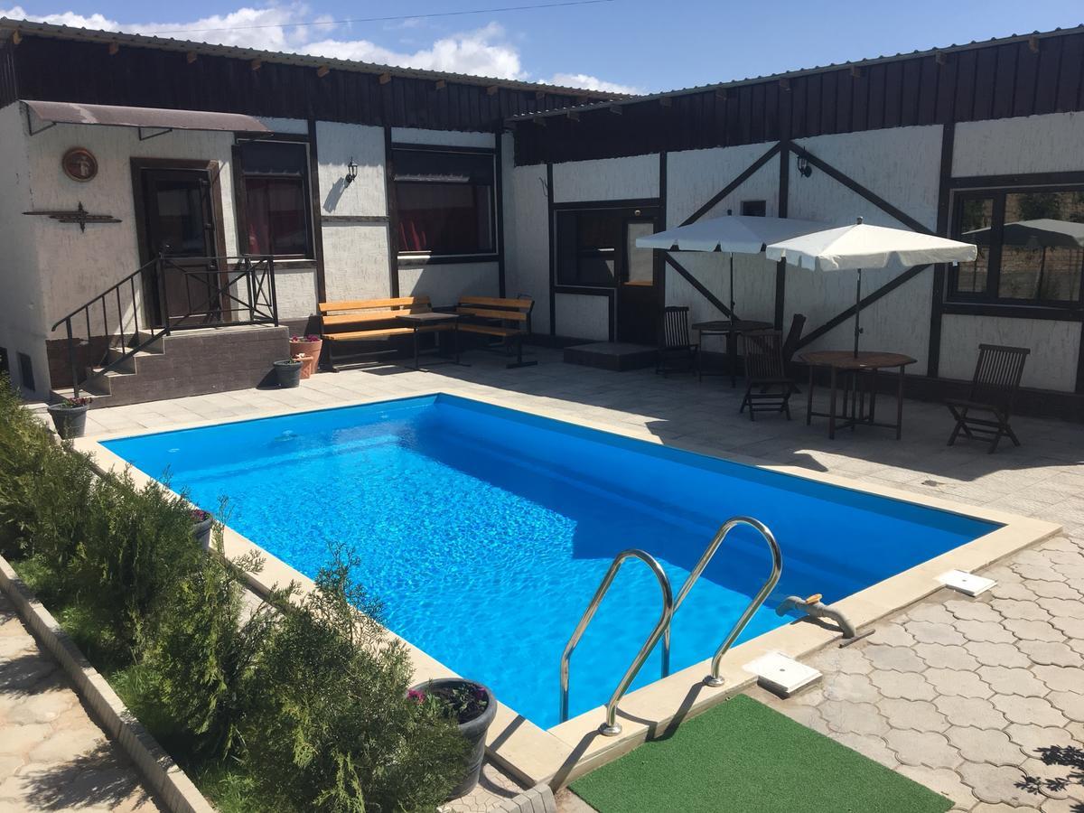 Evropa Hotel Bosteri Bagian luar foto